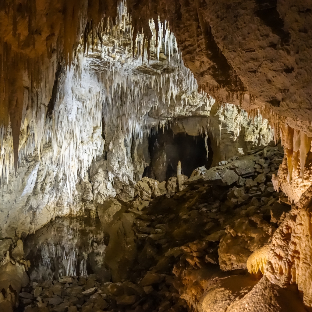 Te Ananui Cave