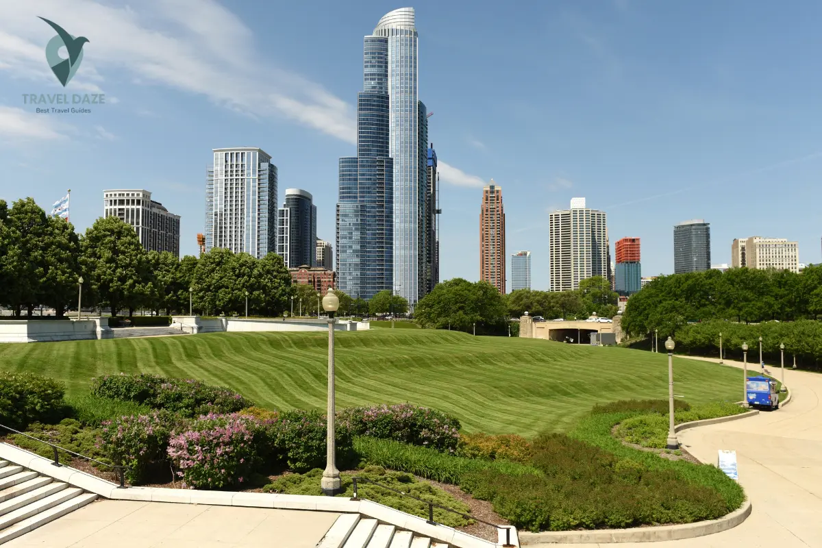 Exploring Chicago's Art and Culture: Museums, Murals, and Music