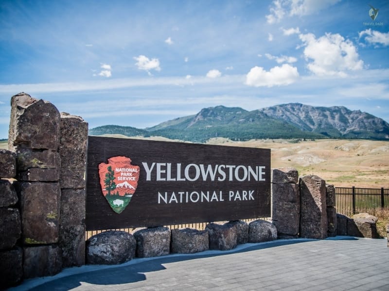 7 Best Hikes in Yellowstone National Park